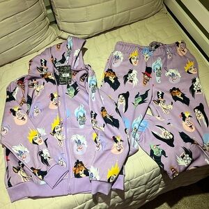 Disney Cakeworthy Villian print hoodie & sweats size M
